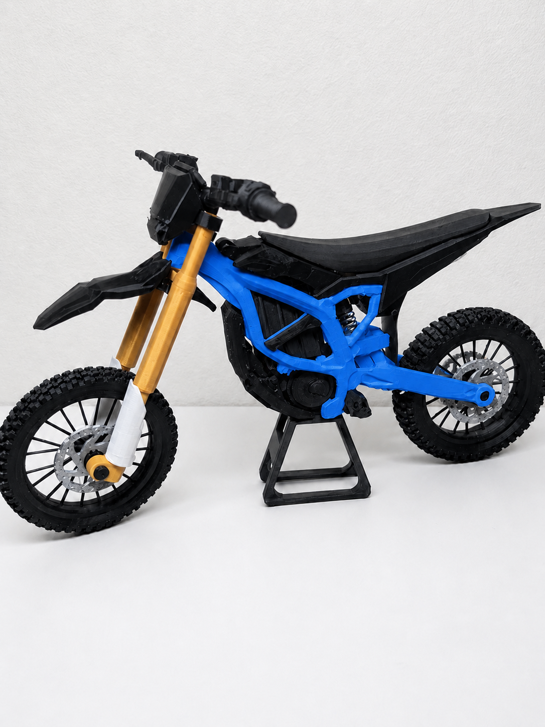 Ultra Bee Model